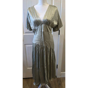 Down East Women's NWT $72 Midi Length Sage Green Size 10 Silky Dress 100% Rayon